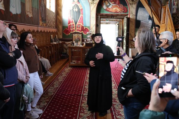 Manastirea-Floresti-unul-dintre-cele-mai-surprinzatoare-lacasuri-de-cult-din-judetul-Vaslui-17-600x400 Mănăstirea Florești, unul dintre cele mai surprinzătoare lăcașuri de cult din județul Vaslui