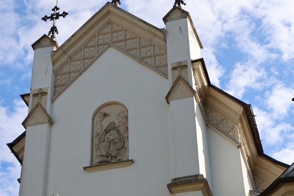 Manastirea-Floresti-unul-dintre-cele-mai-surprinzatoare-lacasuri-de-cult-din-judetul-Vaslui-8-600x400 Mănăstirea Florești, unul dintre cele mai surprinzătoare lăcașuri de cult din județul Vaslui